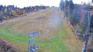 Skiareál Troják - Kamera u nástupu na vlek svah A - 26.10.2025 v 11:55 Skiareál Troják - Kamera u nástupu na vlek svah A - 26.10.2025 v 11:55