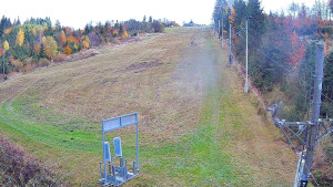 Skiareál Troják - Kamera u nástupu na vlek svah A - 26.10.2025 v 14:00 Skiareál Troják - Kamera u nástupu na vlek svah A - 26.10.2025 v 14:00