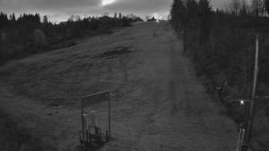 Skiareál Troják - Kamera u nástupu na vlek svah A - 4.11.2025 v 05:55 Skiareál Troják - Kamera u nástupu na vlek svah A - 4.11.2025 v 05:55