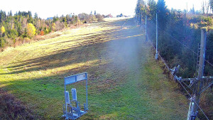 Skiareál Troják - Kamera u nástupu na vlek svah A - 4.11.2025 v 11:55 Skiareál Troják - Kamera u nástupu na vlek svah A - 4.11.2025 v 11:55