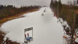 Skiareál Troják - Kamera u nástupu na vlek svah A - 5.12.2025 v 08:20