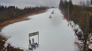 Skiareál Troják - Kamera u nástupu na vlek svah A - 5.12.2025 v 09:55