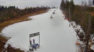 Skiareál Troják - Kamera u nástupu na vlek svah A - 5.12.2025 v 12:50