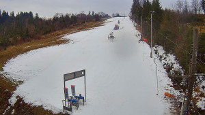 Skiareál Troják - Kamera u nástupu na vlek svah A - 5.12.2025 v 13:55