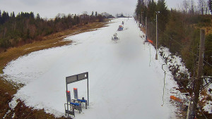 Skiareál Troják - Kamera u nástupu na vlek svah A - 5.12.2025 v 14:45