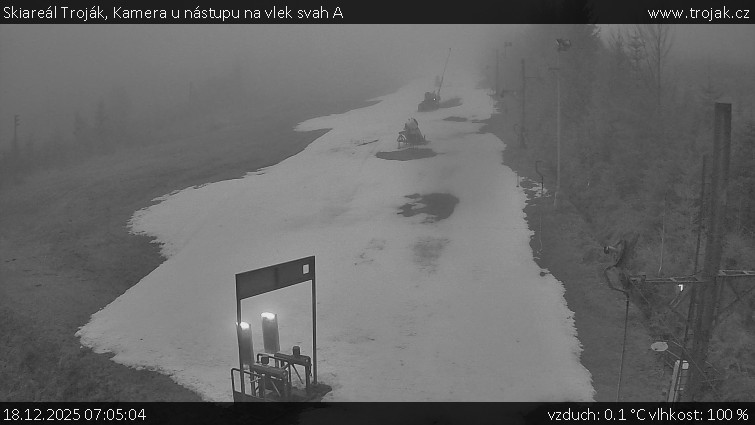 Skiareál Troják - Kamera u nástupu na vlek svah A - 18.12.2025 v 07:05