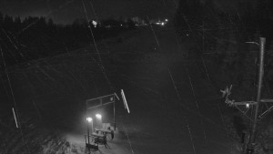 Skiareál Troják - Kamera u nástupu na vlek svah A - 30.12.2025 v 03:40