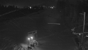 Skiareál Troják - Kamera u nástupu na vlek svah A - 30.12.2025 v 03:50