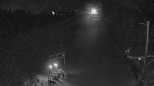 Skiareál Troják - Kamera u nástupu na vlek svah A - 30.12.2025 v 05:40