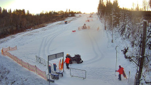 Skiareál Troják - Kamera u nástupu na vlek svah A - 30.12.2025 v 08:55