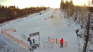 Skiareál Troják - Kamera u nástupu na vlek svah A - 30.12.2025 v 09:05
