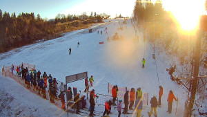 Skiareál Troják - Kamera u nástupu na vlek svah A - 30.12.2025 v 09:40