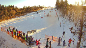Skiareál Troják - Kamera u nástupu na vlek svah A - 30.12.2025 v 10:40