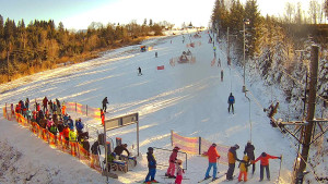 Skiareál Troják - Kamera u nástupu na vlek svah A - 30.12.2025 v 11:00