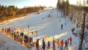 Skiareál Troják - Kamera u nástupu na vlek svah A - 30.12.2025 v 11:10