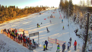 Skiareál Troják - Kamera u nástupu na vlek svah A - 30.12.2025 v 11:40