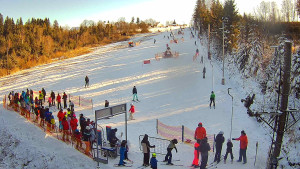 Skiareál Troják - Kamera u nástupu na vlek svah A - 30.12.2025 v 12:05