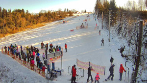 Skiareál Troják - Kamera u nástupu na vlek svah A - 30.12.2025 v 12:10