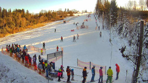 Skiareál Troják - Kamera u nástupu na vlek svah A - 30.12.2025 v 12:15
