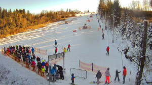 Skiareál Troják - Kamera u nástupu na vlek svah A - 30.12.2025 v 12:20