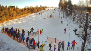 Skiareál Troják - Kamera u nástupu na vlek svah A - 30.12.2025 v 12:25