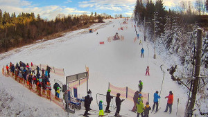 Skiareál Troják - Kamera u nástupu na vlek svah A - 30.12.2025 v 14:35