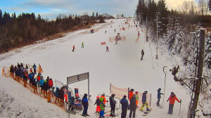 Skiareál Troják - Kamera u nástupu na vlek svah A - 30.12.2025 v 15:20