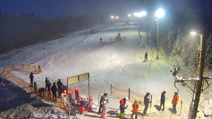 Skiareál Troják - Kamera u nástupu na vlek svah A - 30.12.2025 v 16:30