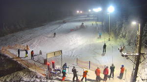 Skiareál Troják - Kamera u nástupu na vlek svah A - 30.12.2025 v 17:00