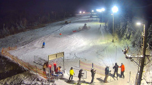 Skiareál Troják - Kamera u nástupu na vlek svah A - 30.12.2025 v 17:30