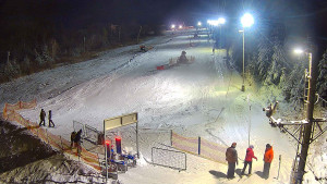 Skiareál Troják - Kamera u nástupu na vlek svah A - 30.12.2025 v 18:10