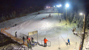 Skiareál Troják - Kamera u nástupu na vlek svah A - 30.12.2025 v 19:00