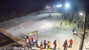 Skiareál Troják - Kamera u nástupu na vlek svah A - 30.12.2025 v 19:30