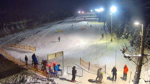 Skiareál Troják - Kamera u nástupu na vlek svah A - 10.1.2026 v 17:55