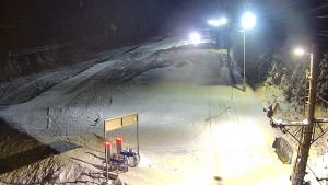 Skiareál Troják - Kamera u nástupu na vlek svah A - 10.1.2026 v 20:55