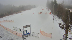 Skiareál Troják - Kamera u nástupu na vlek svah A - 24.1.2026 v 08:30