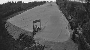 Skiareál Troják - Kamera u nástupu na vlek svah A - 3.3.2026 v 05:50 Skiareál Troják - Kamera u nástupu na vlek svah A - 3.3.2026 v 05:50