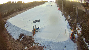 Skiareál Troják - Kamera u nástupu na vlek svah A - 3.3.2026 v 07:10 Skiareál Troják - Kamera u nástupu na vlek svah A - 3.3.2026 v 07:10