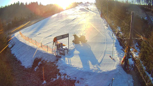 Skiareál Troják - Kamera u nástupu na vlek svah A - 3.3.2026 v 07:40 Skiareál Troják - Kamera u nástupu na vlek svah A - 3.3.2026 v 07:40