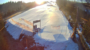 Skiareál Troják - Kamera u nástupu na vlek svah A - 3.3.2026 v 07:50 Skiareál Troják - Kamera u nástupu na vlek svah A - 3.3.2026 v 07:50