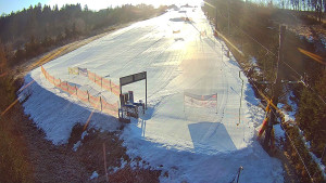 Skiareál Troják - Kamera u nástupu na vlek svah A - 3.3.2026 v 08:10 Skiareál Troják - Kamera u nástupu na vlek svah A - 3.3.2026 v 08:10