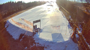 Skiareál Troják - Kamera u nástupu na vlek svah A - 3.3.2026 v 08:20 Skiareál Troják - Kamera u nástupu na vlek svah A - 3.3.2026 v 08:20