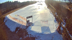 Skiareál Troják - Kamera u nástupu na vlek svah A - 3.3.2026 v 08:25 Skiareál Troják - Kamera u nástupu na vlek svah A - 3.3.2026 v 08:25