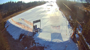 Skiareál Troják - Kamera u nástupu na vlek svah A - 3.3.2026 v 08:35 Skiareál Troják - Kamera u nástupu na vlek svah A - 3.3.2026 v 08:35