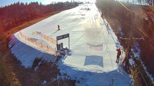 Skiareál Troják - Kamera u nástupu na vlek svah A - 3.3.2026 v 09:00 Skiareál Troják - Kamera u nástupu na vlek svah A - 3.3.2026 v 09:00