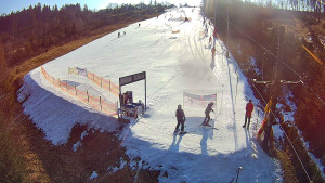 Skiareál Troják - Kamera u nástupu na vlek svah A - 3.3.2026 v 09:20 Skiareál Troják - Kamera u nástupu na vlek svah A - 3.3.2026 v 09:20