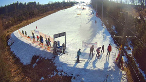 Skiareál Troják - Kamera u nástupu na vlek svah A - 3.3.2026 v 10:00 Skiareál Troják - Kamera u nástupu na vlek svah A - 3.3.2026 v 10:00