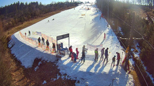 Skiareál Troják - Kamera u nástupu na vlek svah A - 3.3.2026 v 10:10 Skiareál Troják - Kamera u nástupu na vlek svah A - 3.3.2026 v 10:10