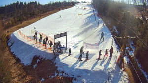 Skiareál Troják - Kamera u nástupu na vlek svah A - 3.3.2026 v 10:30 Skiareál Troják - Kamera u nástupu na vlek svah A - 3.3.2026 v 10:30