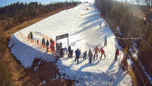 Skiareál Troják - Kamera u nástupu na vlek svah A - 3.3.2026 v 10:50 Skiareál Troják - Kamera u nástupu na vlek svah A - 3.3.2026 v 10:50